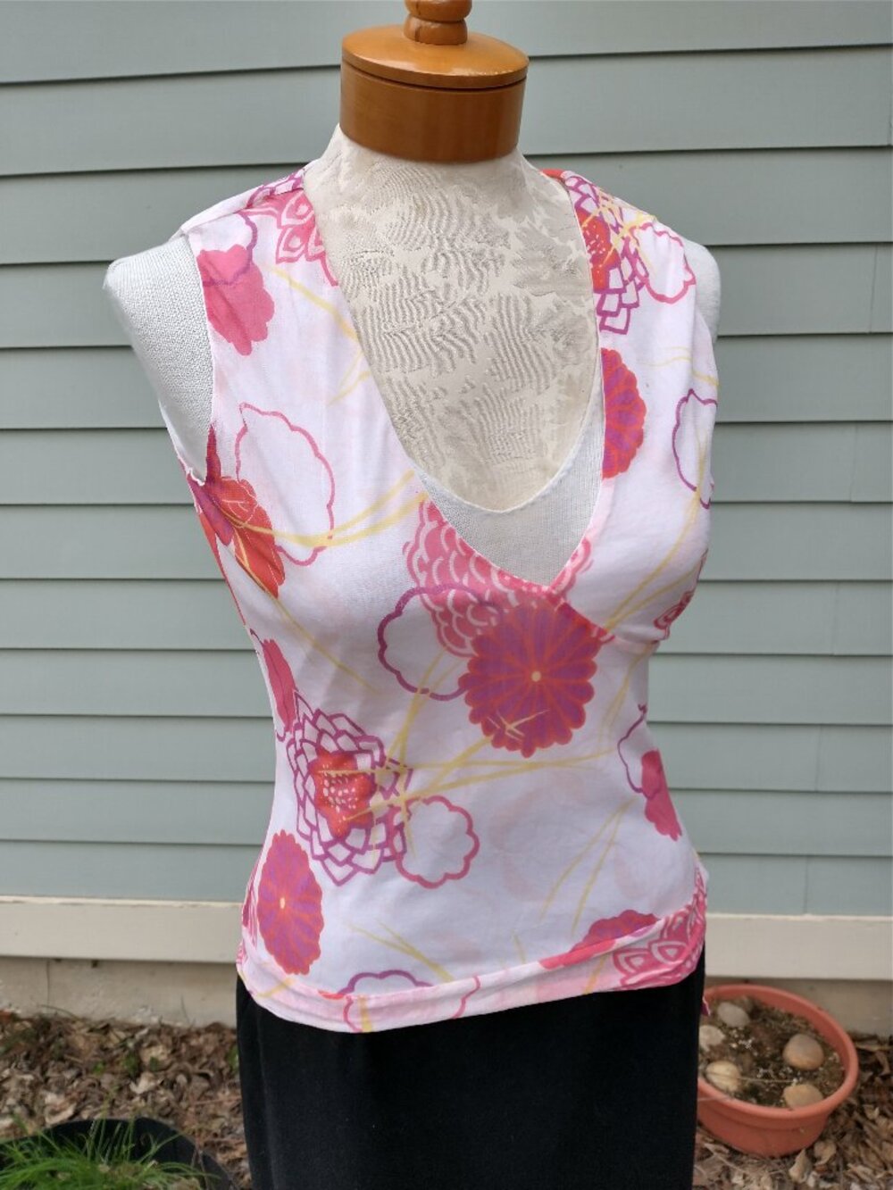 Blouse: Silk, white, floral, deep v-neck. Size small? - by Kenneth Cole